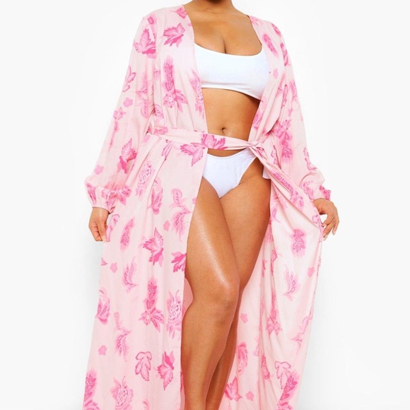 Boohoo Plus Other - Boohoo Paisley Print Beach Kimono NWT Size 22